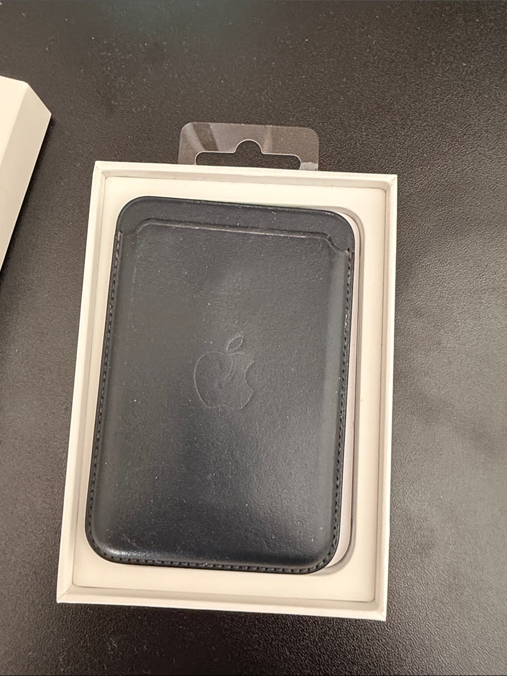 Apple iPhone Leather Wallet with MagSafe - Black Leather - Picture 4 of 4